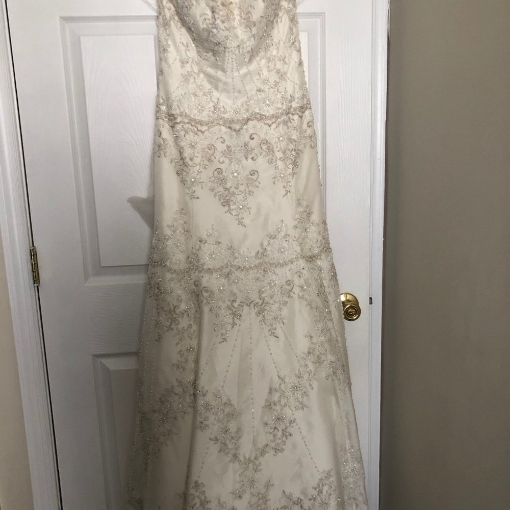 NWT Demetrios Strapless Wedding Gown